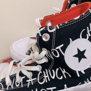 CONVERSE CHUCKS